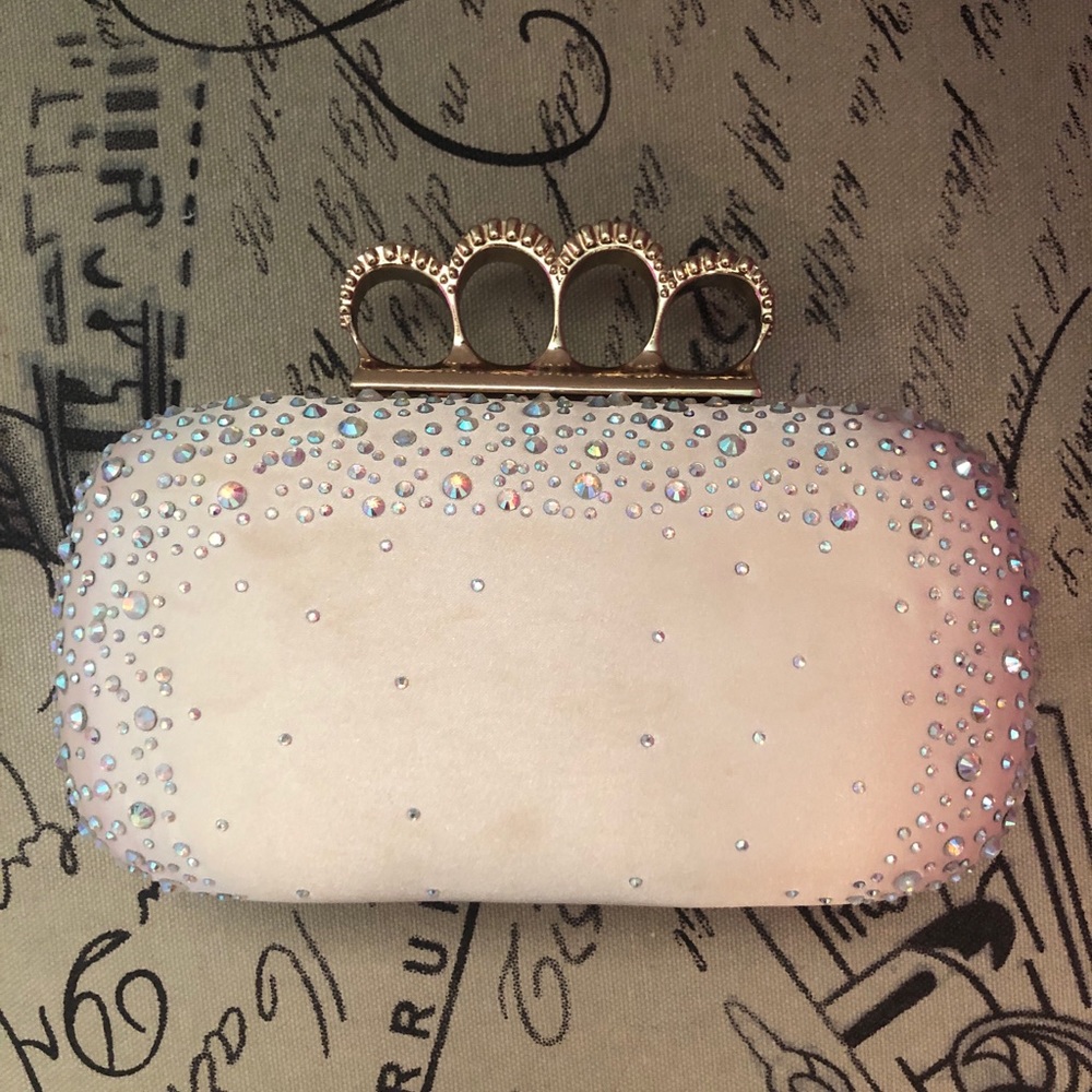 Multicolor jewels cream clutch